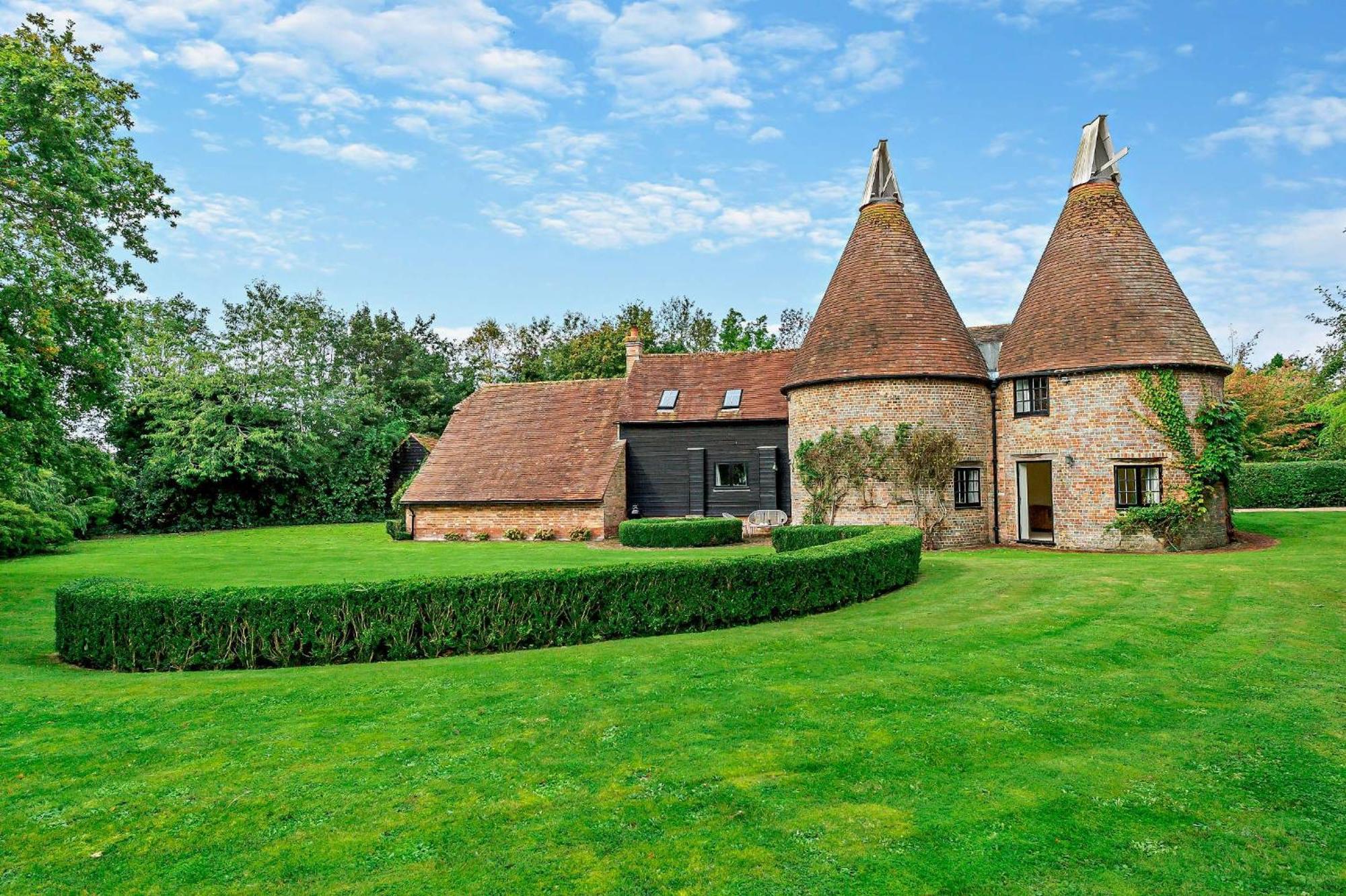 הית'פילד Court Lodge Oast מראה חיצוני תמונה
